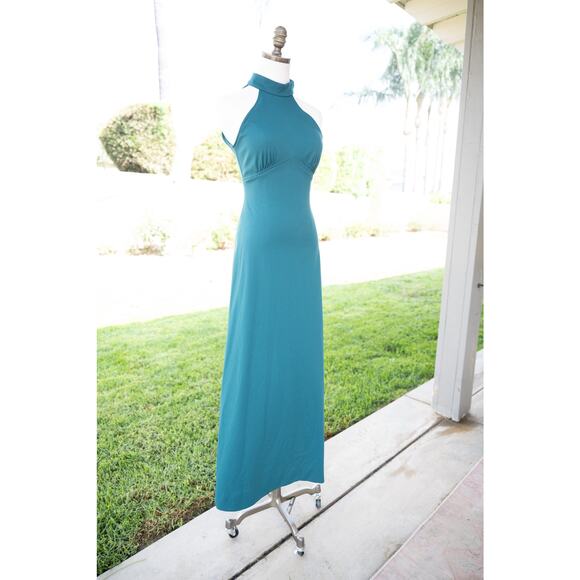 Retro 70s Halter Maxi Dress - Picture 5 of 9